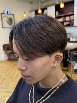 レボルトヘアー(R EVOLUT hair) 刈り上げセンターパートツーブロックメンズ柏市柏駅