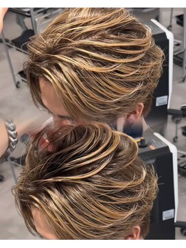 ステラ(STELLA) メンズ/バレイヤージュ/センターパート/ブリーチ＆ダブルカラー