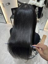 ジーナ 吉塚(Zina)&nbsp;美髪ストレート 透明感ブラック【福田れん】吉塚美容室 髪質改善