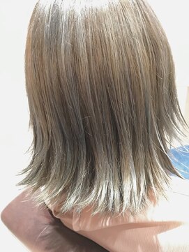 シンクタンク(THINK TANK) 外ハネ ボブ/ハイライトバレイヤージュシ シルバーアッシュ