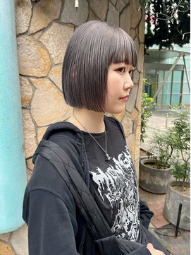 ジーナ 神戸 三田駅前(Zina) ミニボブ/シルバーヘア/ホワイトシルバー