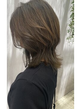 ビエン(bien) ☆セミロング　ウルフレイヤー☆