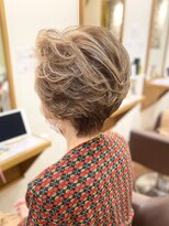 フリージア(freesia)&nbsp;30代40代50代/大人ショート/白髪ぼかし/パーマスタイル