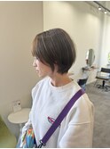 ショートボブ×オリーブグレージュ