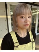 ハイトーンボブミニボブ切りっぱなしボブぱっつん前髪