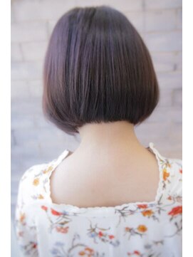 エアービジュー(Air Bijou) 大人 前下がりショートボブ