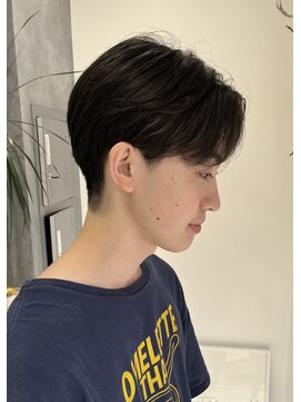 ネクストフォーヘアー(NEXT for hair) センターパート 毛流れ 清潔感 刈り上げ