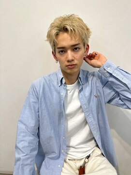 ヒュー 広島(HEW) マッシュウルフ/短髪黒髪/ツーブロック/刈り上げ/センターパート