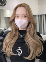 ロムーク 表参道(LOMKH)&nbsp;ロングレイヤーカット顔周りシールエクステ秋ヘーゼルグレージュ