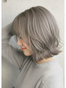 アンフィ―(anphi) 柔らかレーイヤーボブ