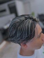 リビス(ribis)&nbsp;メンズ白髪ぼかしハイライト×センターパート
