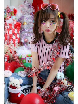 マーリャヘアー(mallia hair) ゆるふわアッシュグレージュツインテールｂｙ塚本あつし