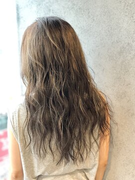 ヘアサロンM 新宿 ハイライトカラー