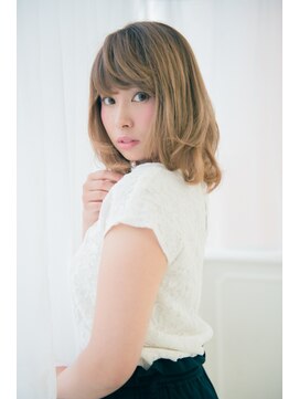 アッシュ 伊勢崎(ash) 外国人風ハイトーンアッシュ×レイヤーフェミニンミディ