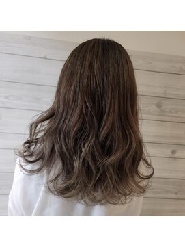 クレア(CREA) グレージュグラデーション