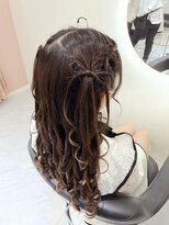 クラン 梅田店(clan)&nbsp;編み込み髪の毛リボンハーフツイン/梅田ヘアセット