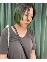 ヘン(hen)&nbsp;デザインカラーステップカットボブ