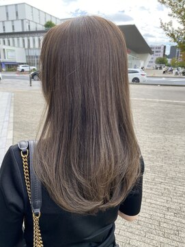 コワファースト 大分(COIFF1RST) 透明感カーキカラー