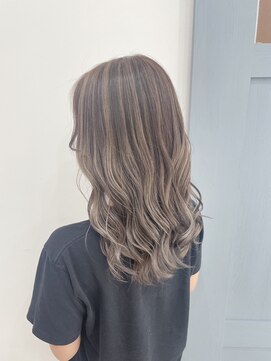 オーシー 志比口店(O'sea) バレイヤージュ