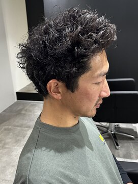 ヒュイル バイ ニアウ(Hwyl by Niau) メンズ無造作パーマスパイキーショートシャドウパーマ