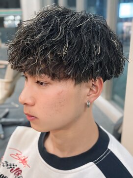 バース バイ ハピネス(BIRTH by happiness) 奈良men'sホワイトメッシュ縦落ちツイストスパイラルパーマ