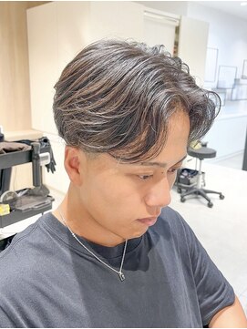 レボ 片町店(Revo) センターパートウルフ×明るめブラウン