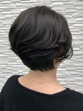 シーバヘアー(SHIVA hair) 大人エレガントショート