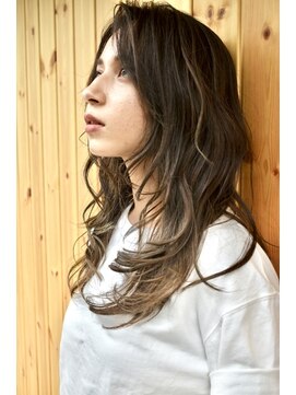 ロングウルフカット ハイライトカラー L ブゾン Buzon のヘアカタログ ホットペッパービューティー