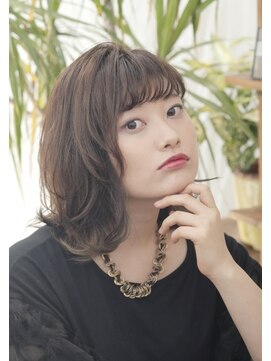 スタジオ 渋谷 原宿(Stujio) 大人キレイな外ハネミディアム