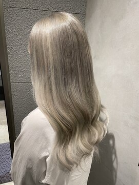 ランズ(LANDS) ケアブリーチ×シールエクステでホワイトカラー☆