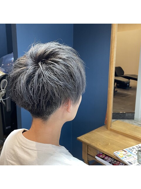 【navy hair design 楠見雄司】ショート×シルバーアッシュ