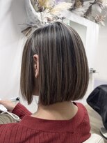 エスアイ(S.i)&nbsp;白髪ぼかしハイライト［五条駅/京都駅/七条駅/四条駅/烏丸駅］