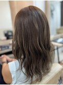 ベージュ