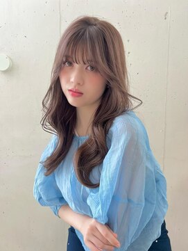 ビーチ(BEACH) ロングレイヤーカットくびれヘア透け感ベージュカラー