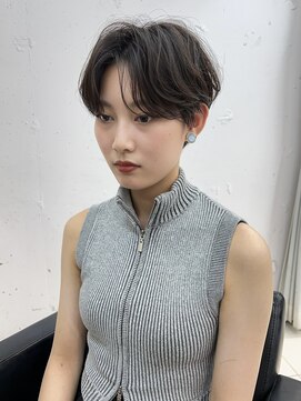 ヴェイン 渋谷(vain) 20代30代くびレイヤーエモージュグレージュ　メンズライク