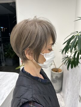 エレ 博多(ere) 大人美人ショート/レイヤーカット/白髪ぼかし/博多