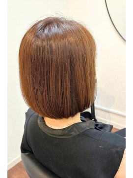 白髪ぼかし×10トーン大人ショートボブ