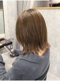 切りっぱなし外はねボブ 抜け感ミルクティーベージュ