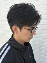 ヒュイル バイ ニアウ(Hwyl by Niau) MEN’S HAIR/サーフカール/刈り上げセンターパート/伊勢崎