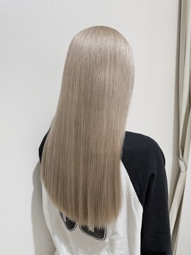 イリス(Iris) ホワイトミルクティーベージュ