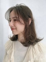 インヤン(YINYAN) 抜け感×やわらかレイヤーミディ