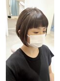アッシュカラー/前髪パッツンのワイドバング/ショートボブ