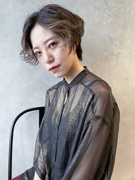 アイティーバイアルバム 下北沢店(IT by ALBUM) らふパーマショート_アースカラーくびれヘアツートン_9101