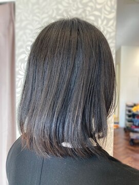 クロス(CROSS) 清楚で軽めなボブ