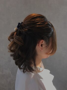 バイモア(219 by MORE) ハーフアップアレンジ