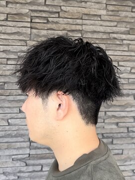 ハイバレーヘアーメゾン(HIGH VALLEY HAIRMAISON) マッシュ 黒髪 束感 女子ウケ ツーブロック　ツイストスパイラル