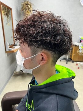 リット×ベリエ(Lit.×belier) ツイストスパイラルパーマ波巻きスパイラル刈り上げマッシュ