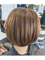 エノモト(ENOMOTO)&nbsp;20代30代大人カワイイショートボブ×カーキベージュ