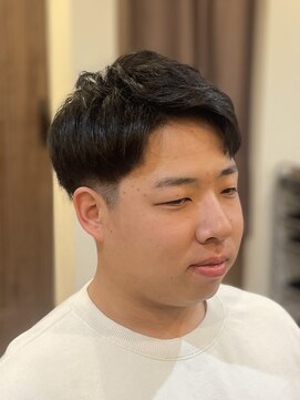 ジェイソン(JASON) 横と後ろスッキリ！ツーブロックスタイル！