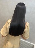 触れた瞬間に違いが分かる、上質な艶ストレート【髪質改善orin】